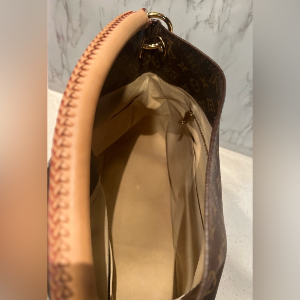 Louis Vuitton Monogram MM Artsy Bag - Picture 11 of 14